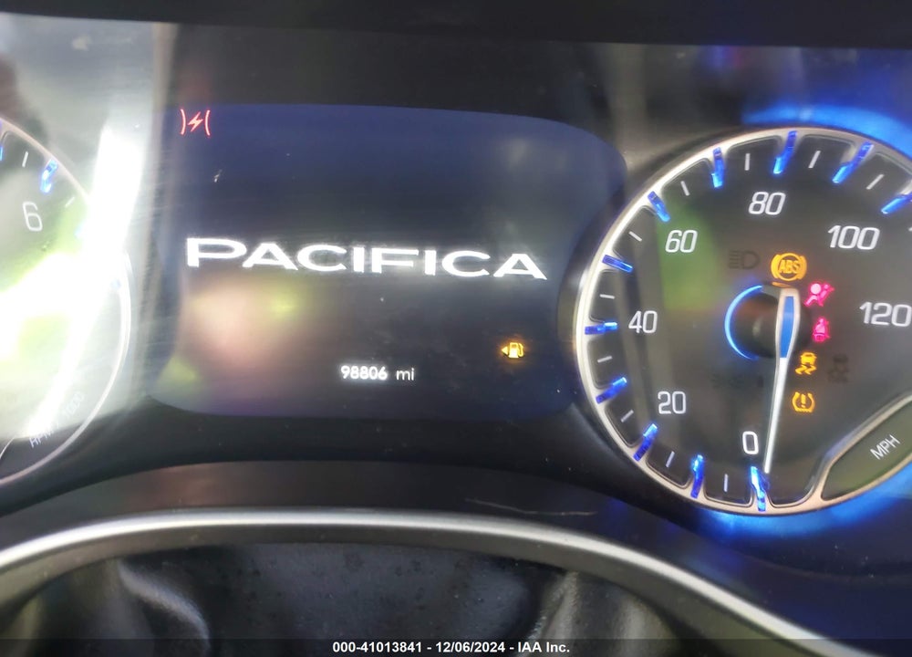2021 CHRYSLER PACIFICA TOURING L VIN: 2C4RC1BG2MR520078