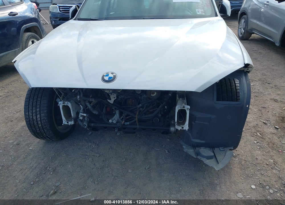 2013 BMW X1 XDRIVE28I VIN: WBAVL1C57DVR88037