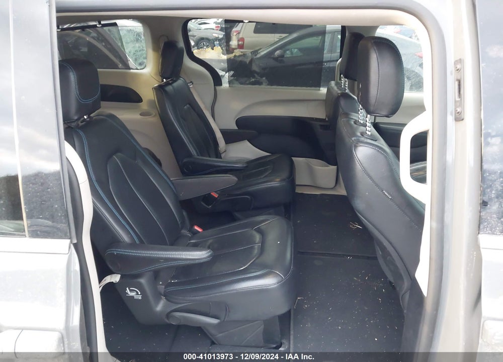 2021 CHRYSLER PACIFICA TOURING L VIN: 2C4RC1BGXMR575121