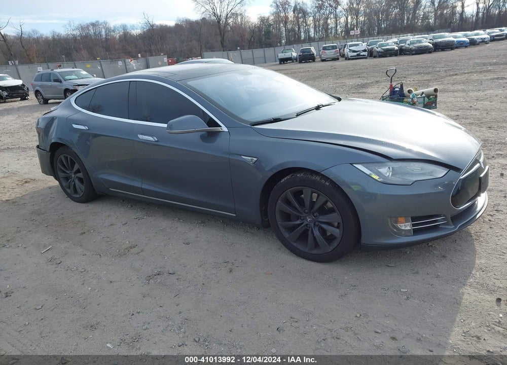 2014 TESLA MODEL S P85 VIN: 5YJSA1H17EFP43126