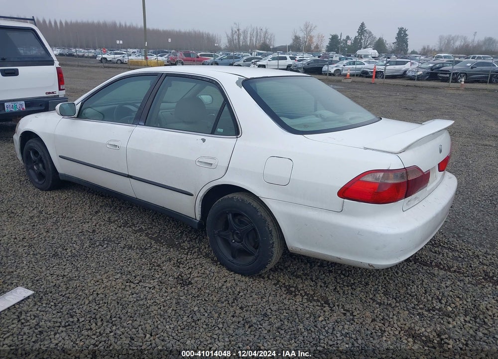 1998 HONDA ACCORD SDN LX VIN: 1HGCG5644WA210346