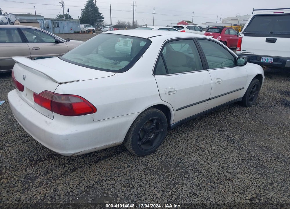 1998 HONDA ACCORD SDN LX VIN: 1HGCG5644WA210346