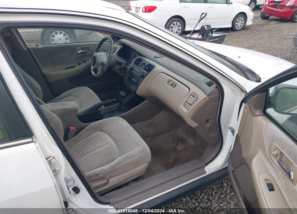 1998 HONDA ACCORD SDN LX VIN: 1HGCG5644WA210346