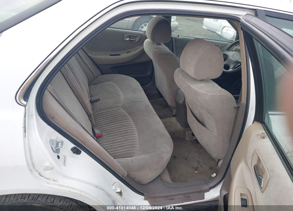 1998 HONDA ACCORD SDN LX VIN: 1HGCG5644WA210346
