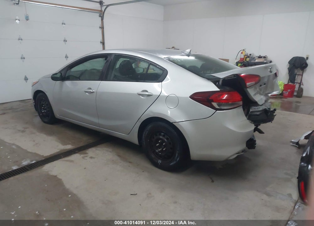 2018 KIA FORTE LX VIN: 3KPFK4A78JE218770