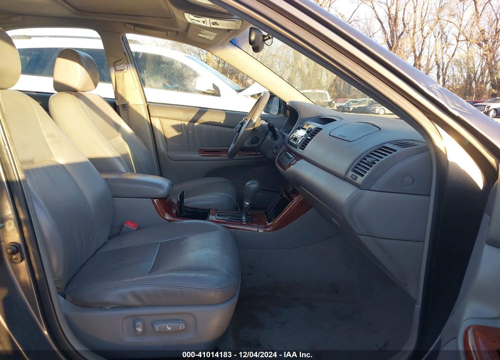 2005 TOYOTA CAMRY XLE V6 VIN: 4T1BF32K25U592097