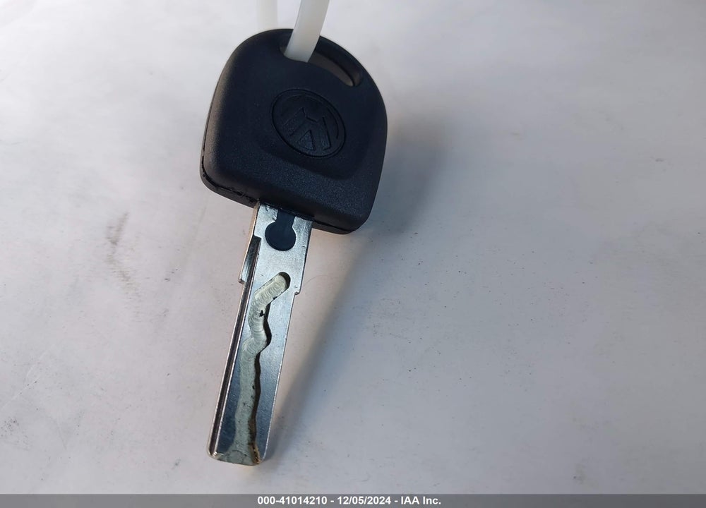 2010 VOLKSWAGEN GTI VIN: WVWFD7AJ5AW279040