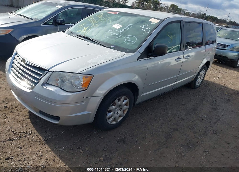 2009 CHRYSLER TOWN & COUNTRY LX VIN: 2A8HR44E89R527348