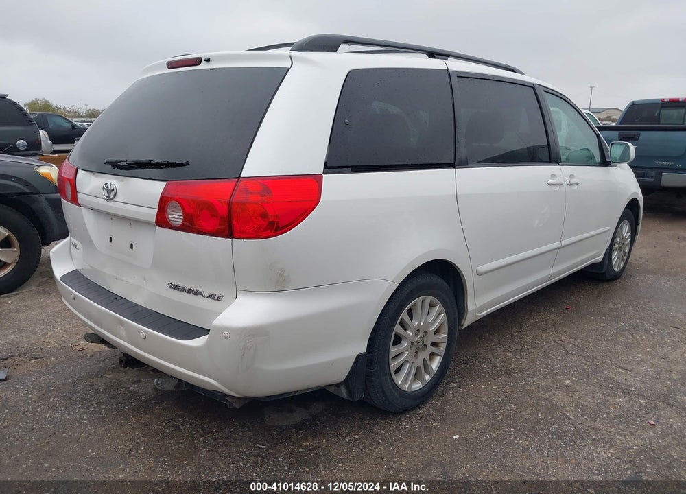 2010 TOYOTA SIENNA XLE/XLE LIMITED VIN: 5TDYK4CC8AS326962