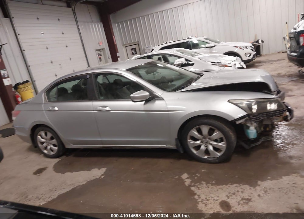 2010 HONDA ACCORD 2.4 LX-P VIN: 1HGCP2F40AA018784