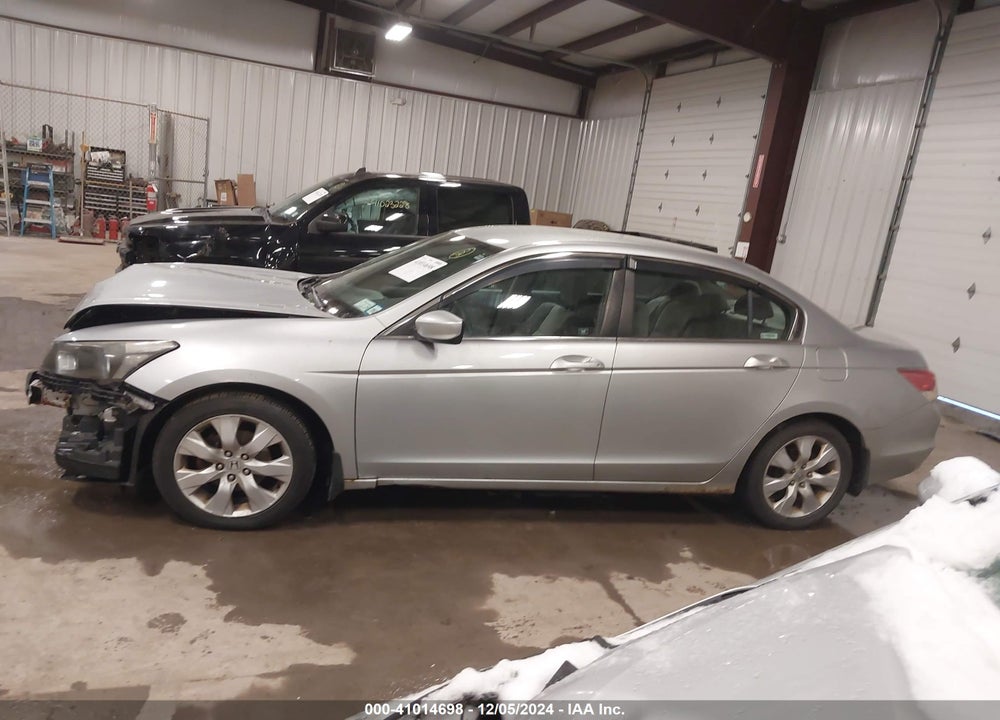 2010 HONDA ACCORD 2.4 LX-P VIN: 1HGCP2F40AA018784