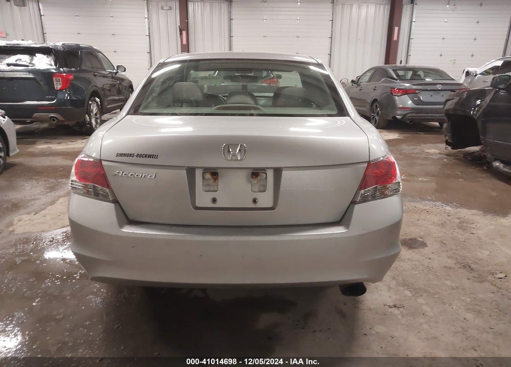 2010 HONDA ACCORD 2.4 LX-P VIN: 1HGCP2F40AA018784