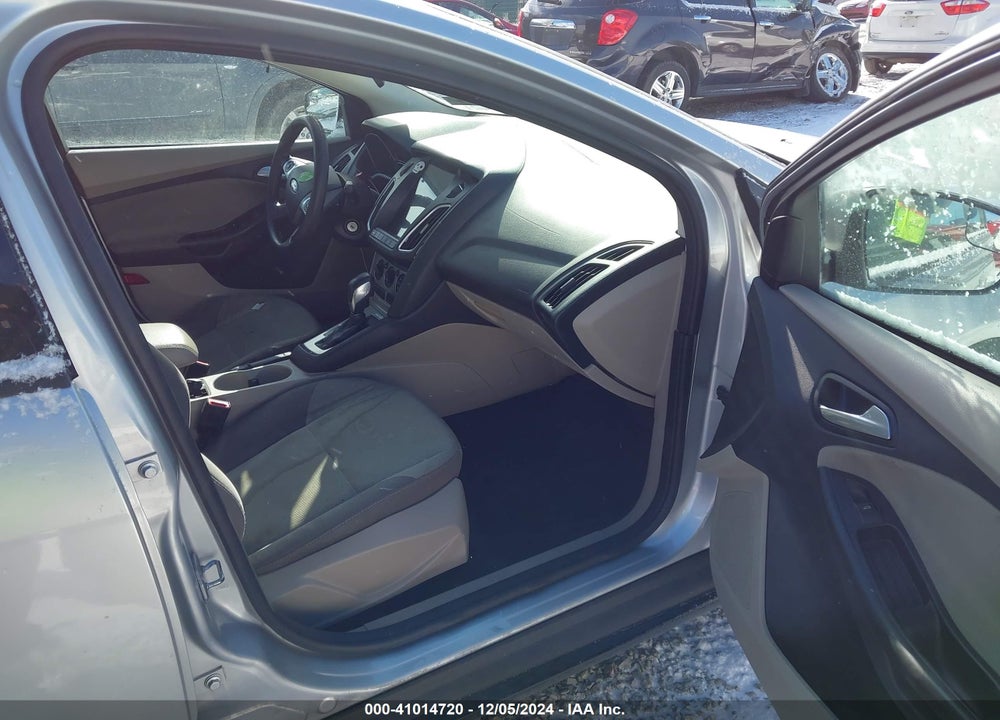 2014 FORD FOCUS SE VIN: 1FADP3F29EL244474