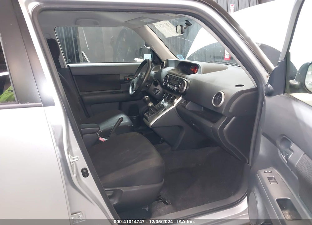 2008 SCION XB VIN: JTLKE50E081048403