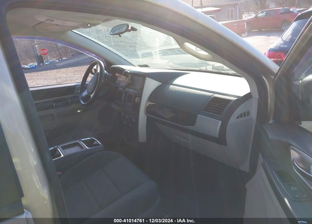 2010 DODGE GRAND CARAVAN CREW VIN: 2D4RN6DX4AR488740