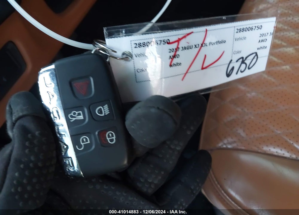 2017 JAGUAR XJL VIN: SAJWJ2GD5H8W08395