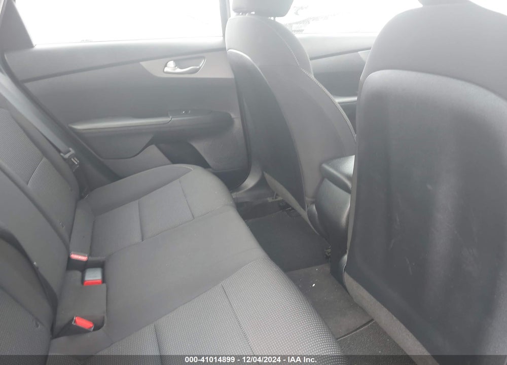 2019 KIA FORTE LXS VIN: 3KPF24AD2KE011072