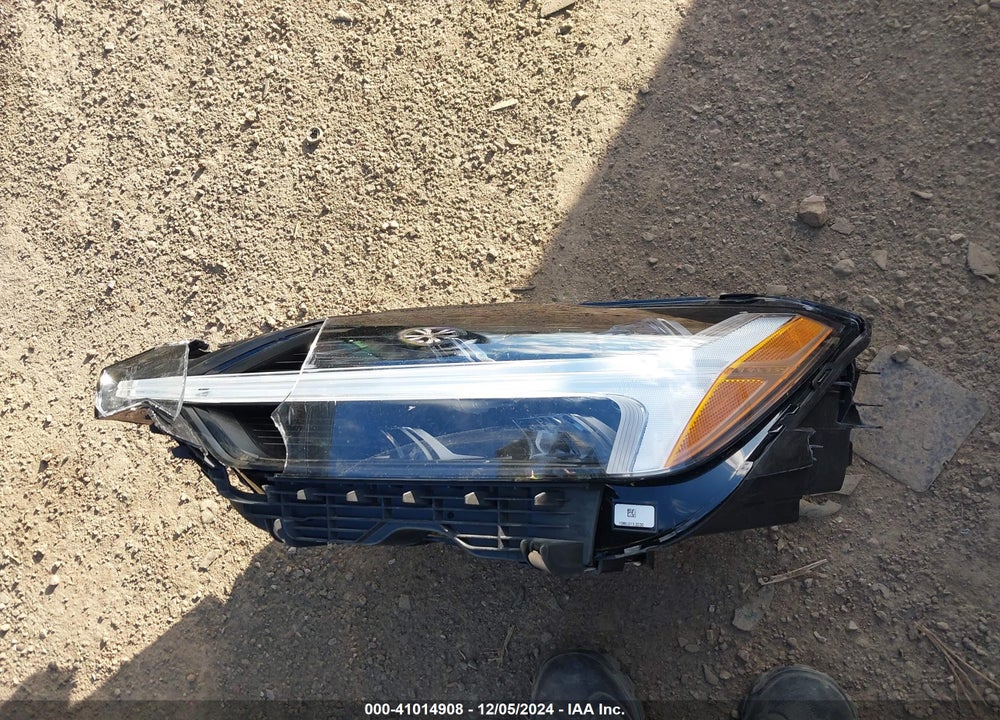 2023 VOLVO XC60 B5 CORE VIN: YV4L12RV6P1374862