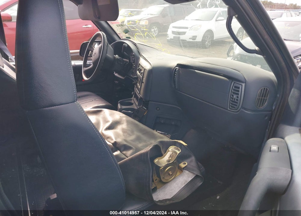 1999 CHEVROLET ASTRO VIN: 1GCDM19W4XB136567