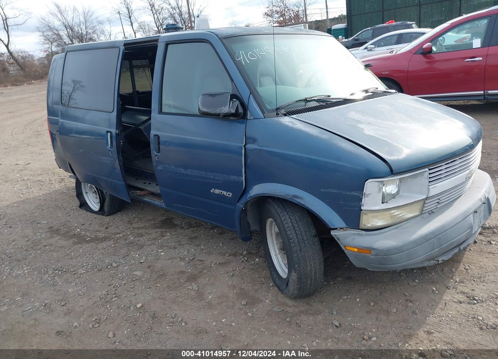 1999 CHEVROLET ASTRO VIN: 1GCDM19W4XB136567