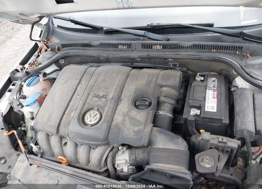 2013 VOLKSWAGEN JETTA 2.5L SE VIN: 3VWDX7AJ2DM288682
