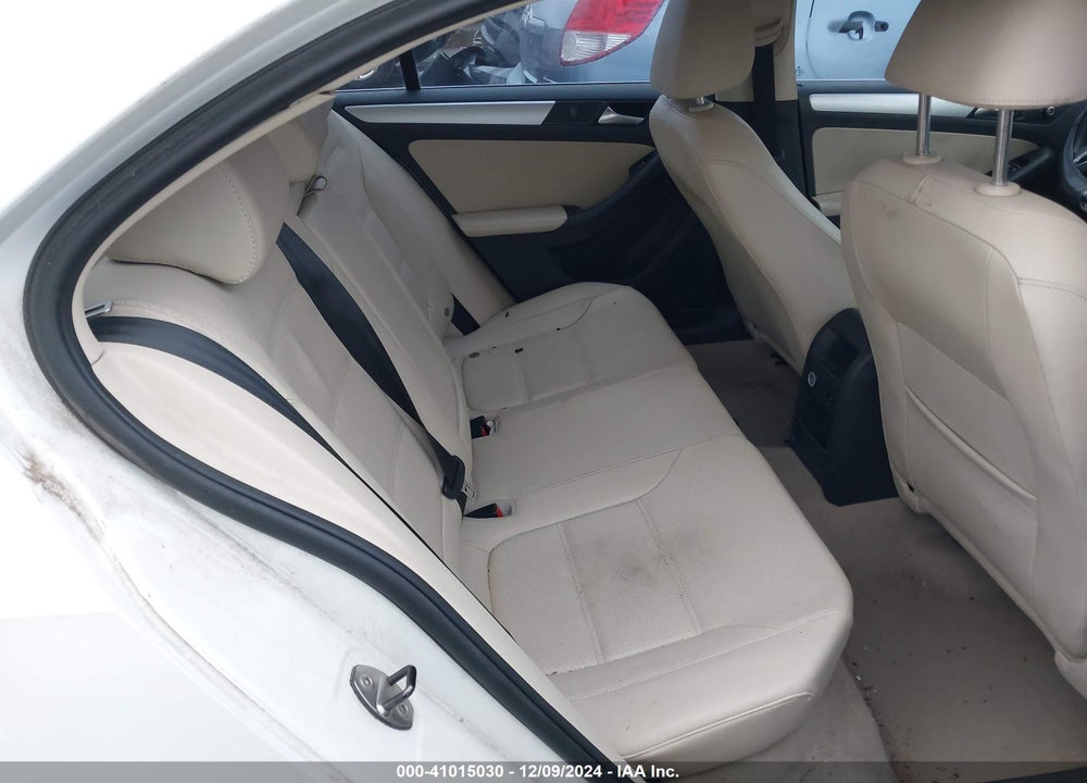2013 VOLKSWAGEN JETTA 2.5L SE VIN: 3VWDX7AJ2DM288682