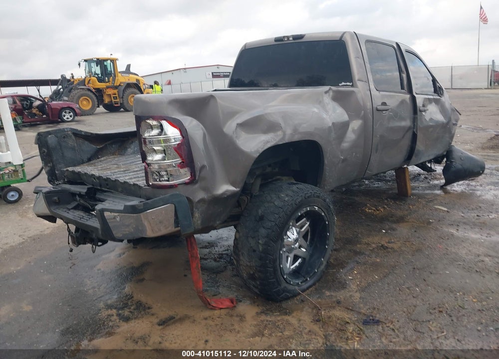 2014 SIERRA GMC  2500HD SLT VIN: 1GT121E83EF110435