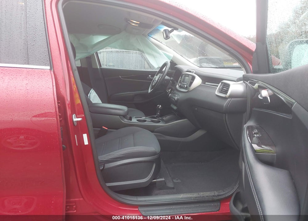 2016 KIA SORENTO 2.4L LX VIN: 5XYPG4A32GG181777