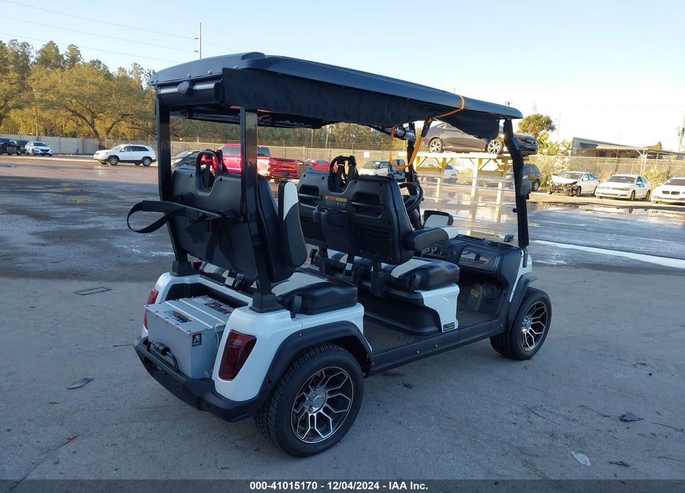 2024 GOLF CART --- VIN: BD0527185