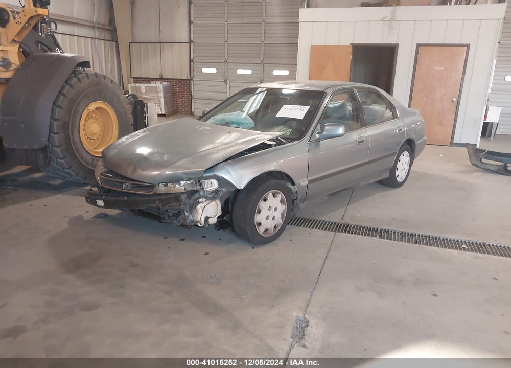 1996 HONDA ACCORD LX/EX VIN: 1HGCD563XTA141867