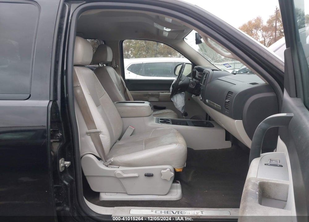2009 CHEVROLET SILVERADO 1500 LT VIN: 3GCEC23039G277321