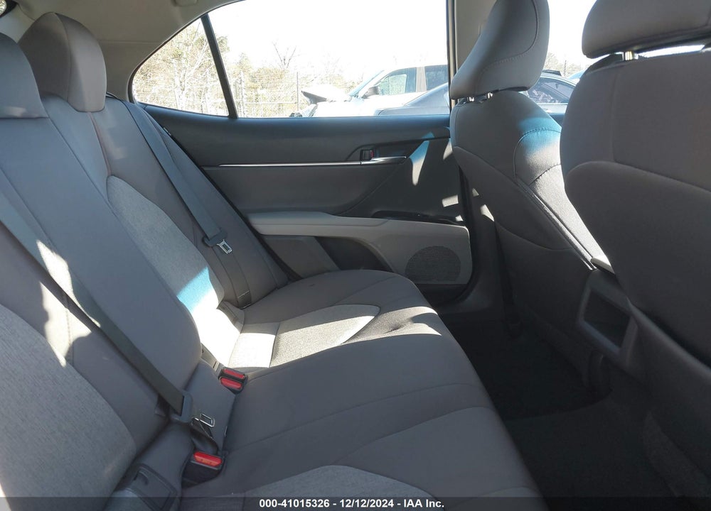 2018 TOYOTA CAMRY VIN: 4T1B11HK2JU041365