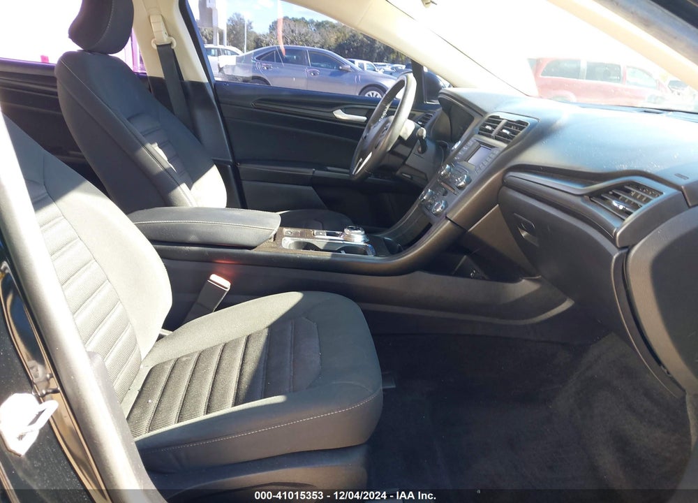 2018 FORD FUSION S VIN: 3FA6P0G79JR113557
