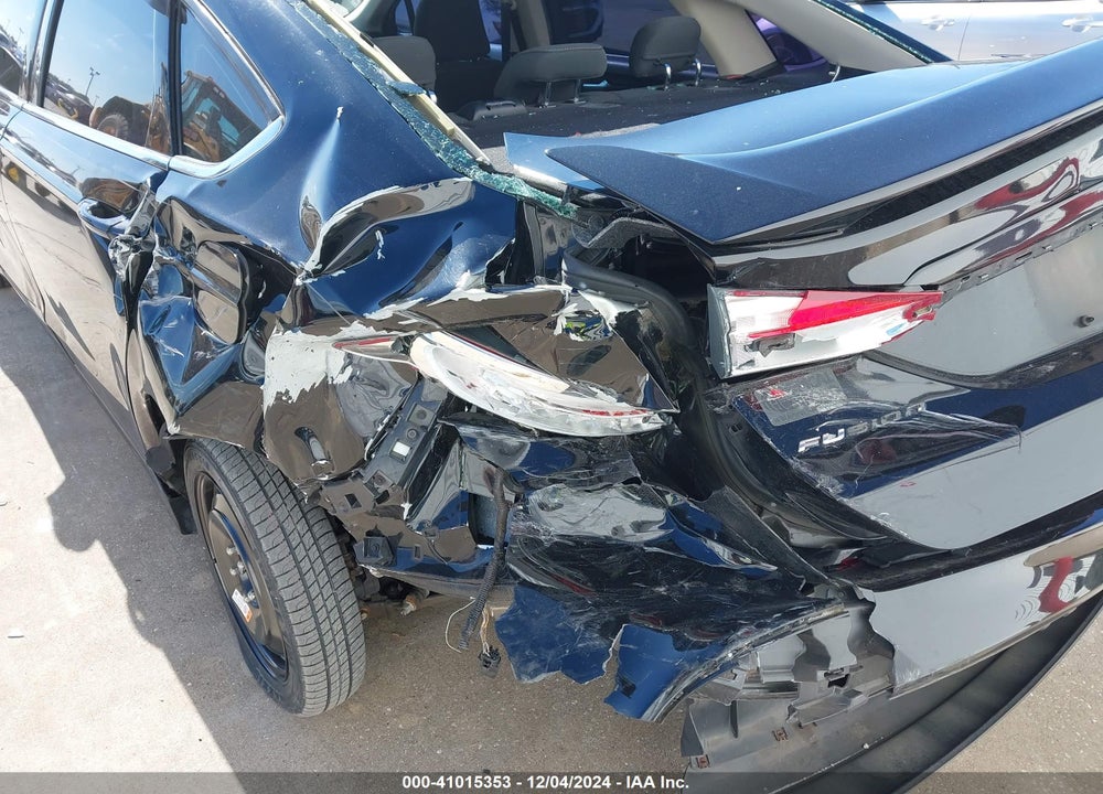 2018 FORD FUSION S VIN: 3FA6P0G79JR113557