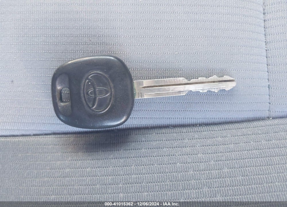 2019 TOYOTA COROLLA L VIN: 2T1BURHE3KC179306