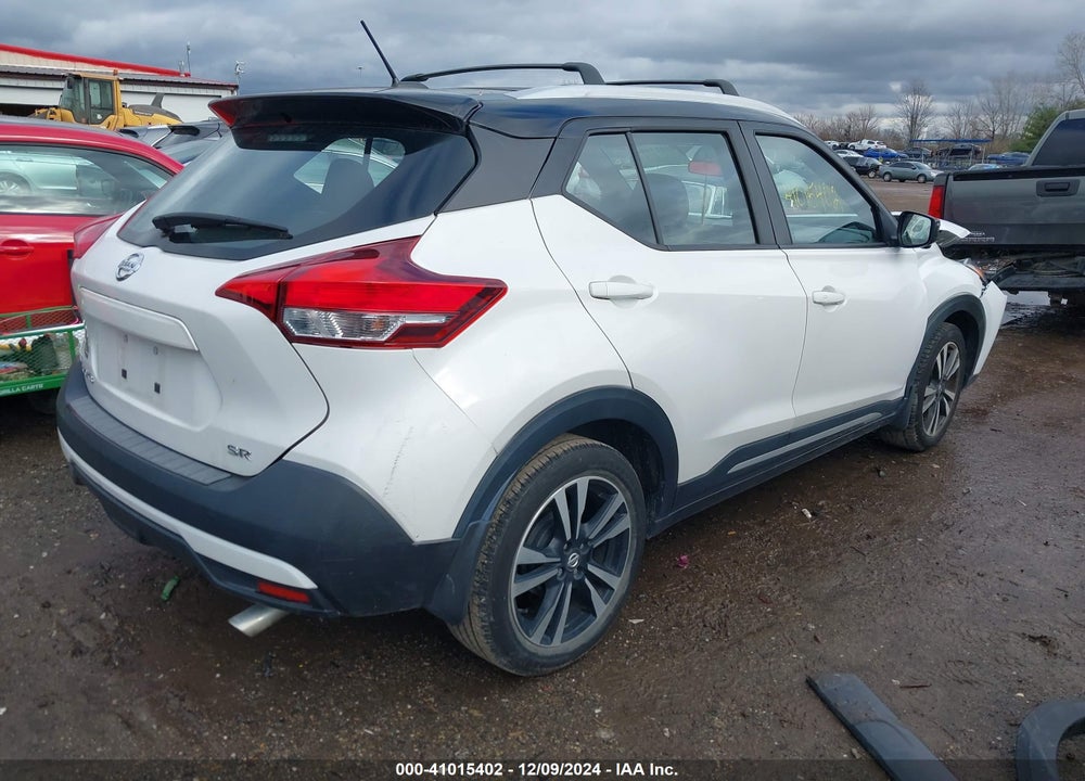 2019 NISSAN KICKS SR VIN: 3N1CP5CU3KL521565