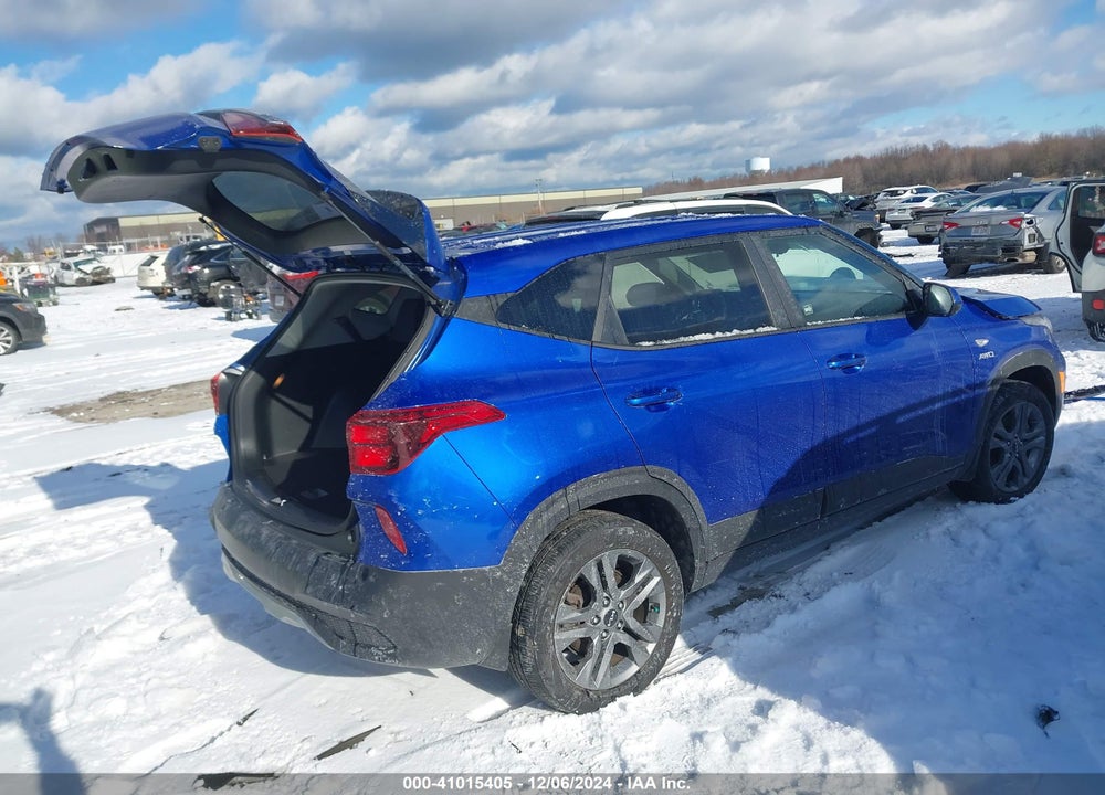 2023 KIA SELTOS LX VIN: KNDEPCAA6P7455429