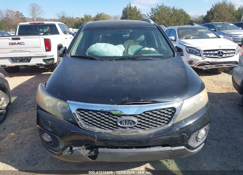 2011 KIA SORENTO LX VIN: 5XYKT3A18BG069508