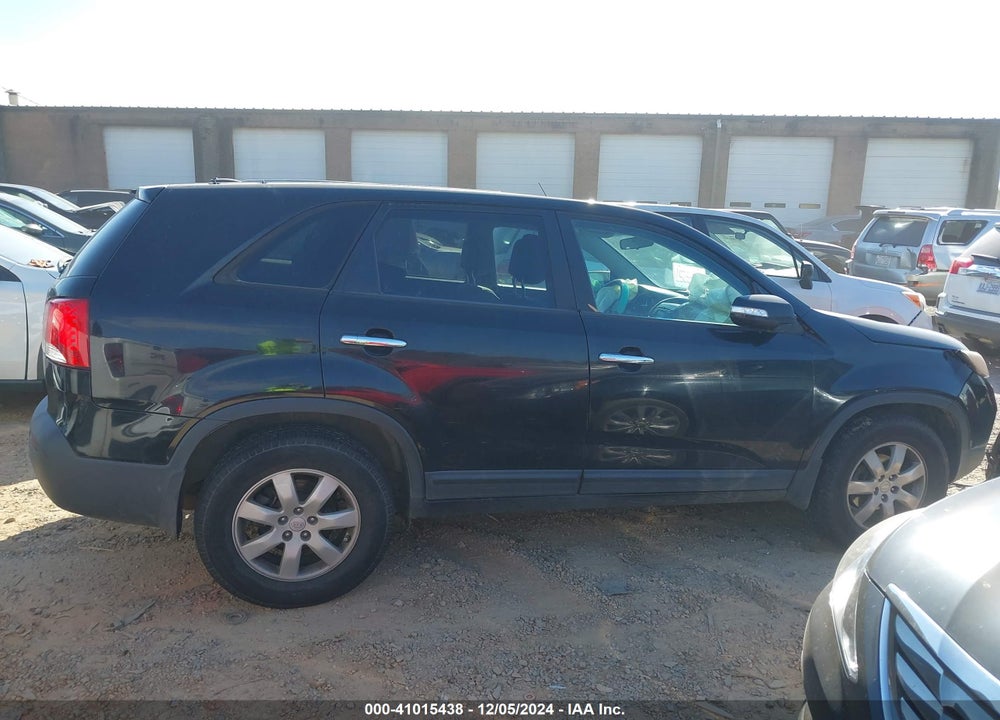 2011 KIA SORENTO LX VIN: 5XYKT3A18BG069508