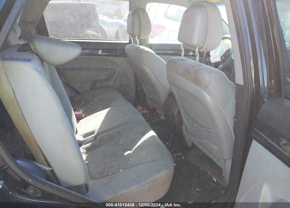 2011 KIA SORENTO LX VIN: 5XYKT3A18BG069508