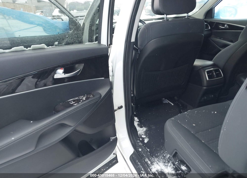 2016 KIA SORENTO 2.4L LX VIN: 5XYPGDA35GG070558