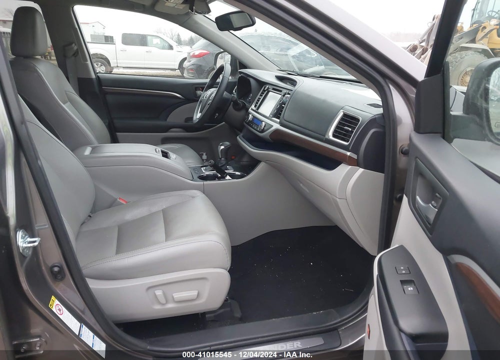 2016 TOYOTA HIGHLANDER LIMITED PLATINUM V6 VIN: 5TDDKRFH6GS336109