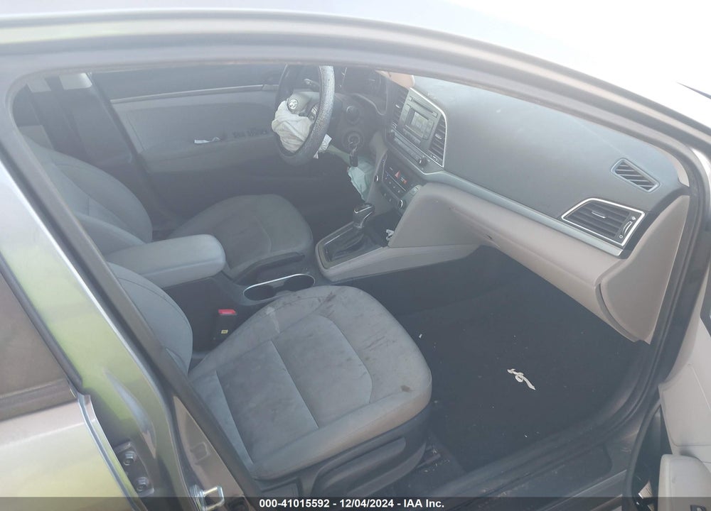 2017 HYUNDAI ELANTRA VIN: KMHD74LF9HU391427