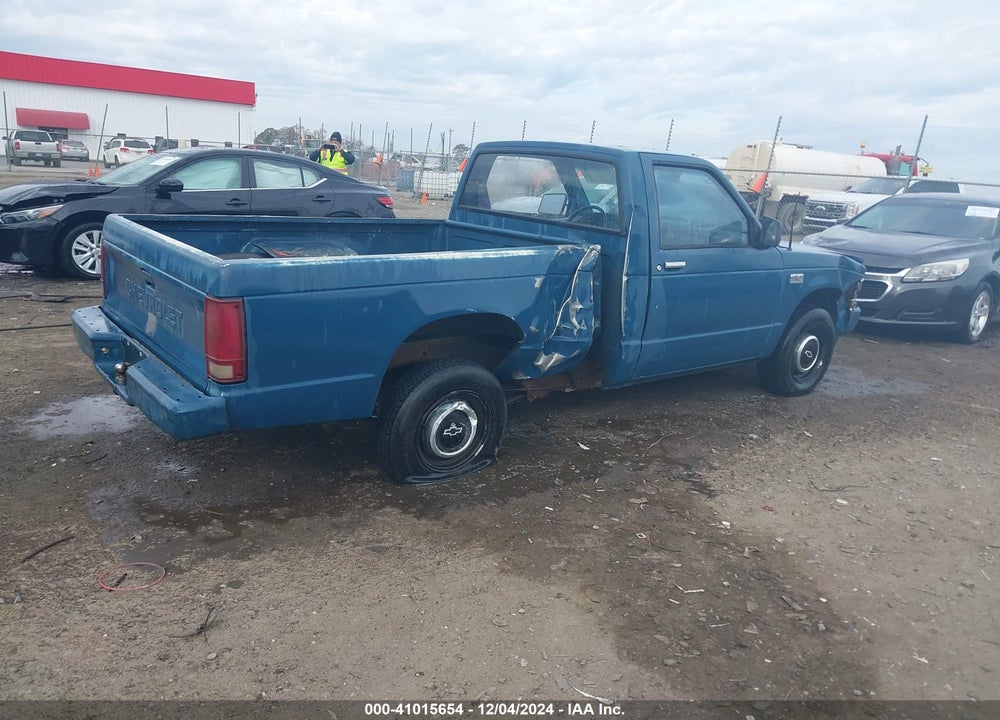 1988 CHEVROLET S TRUCK S10 VIN: 1GCBS14E8J8142193