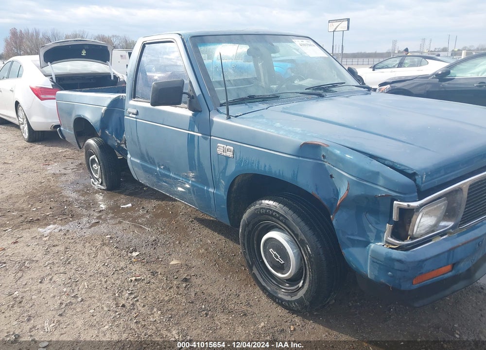 1988 CHEVROLET S TRUCK S10 VIN: 1GCBS14E8J8142193