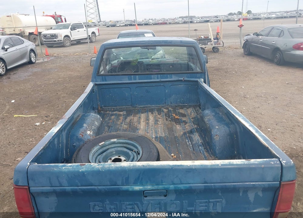 1988 CHEVROLET S TRUCK S10 VIN: 1GCBS14E8J8142193