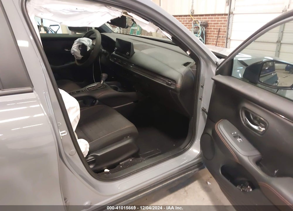 2024 HONDA HR-V 2WD SPORT/2WD SPORT W/O BSI VIN: 3CZRZ1H51RM740910