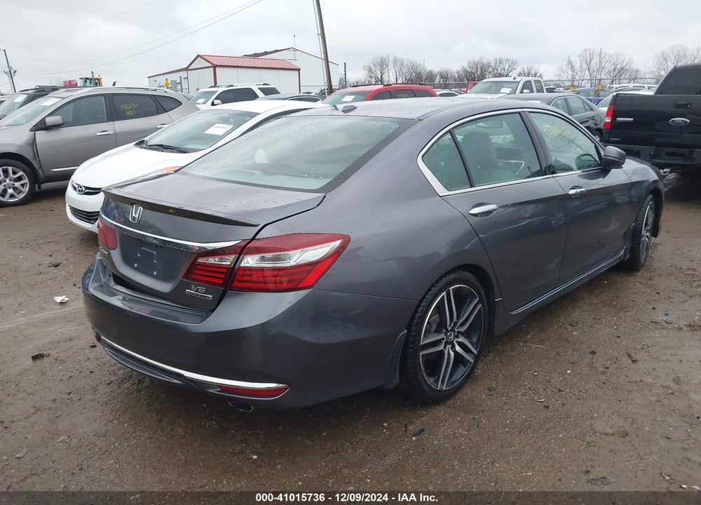 2017 HONDA ACCORD TOURING V6 VIN: 1HGCR3F9XHA024923
