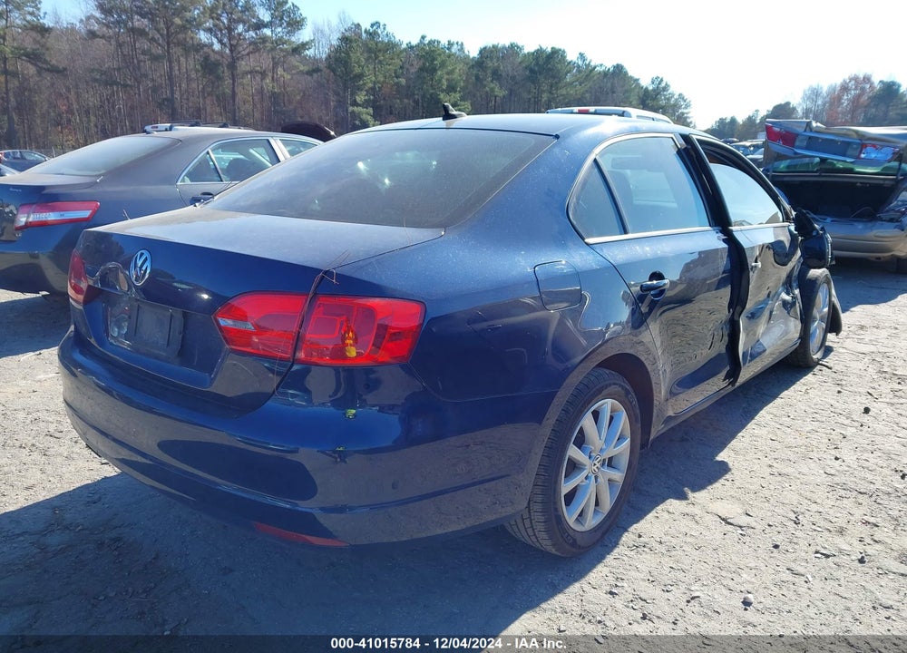 2012 VOLKSWAGEN JETTA 2.5L SE VIN: 3VWDP7AJ7CM384483