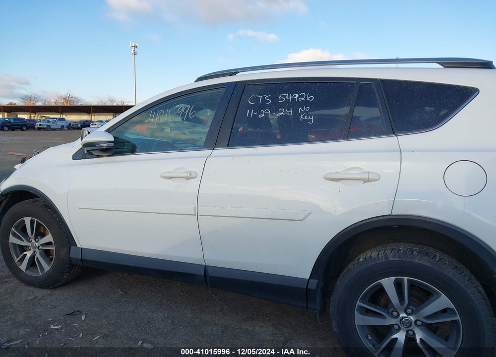 2017 TOYOTA RAV4 XLE VIN: JTMRFREV2HD203880